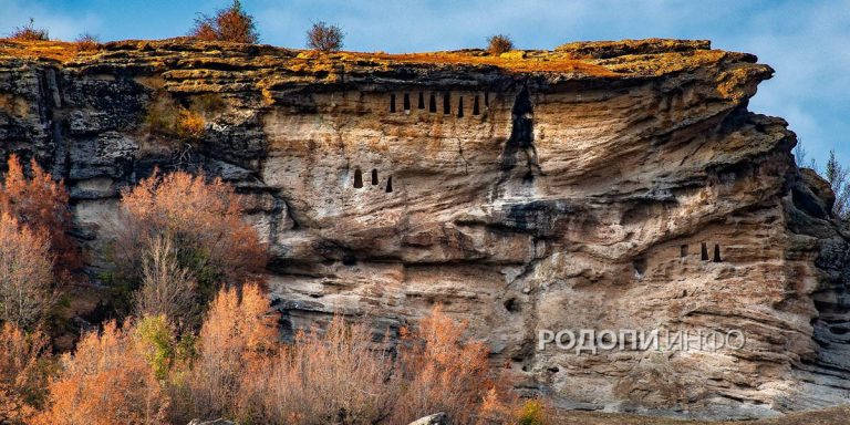 Скалните ниши на Буюк тепе (Асар кая) – мистичното лице на Родопите